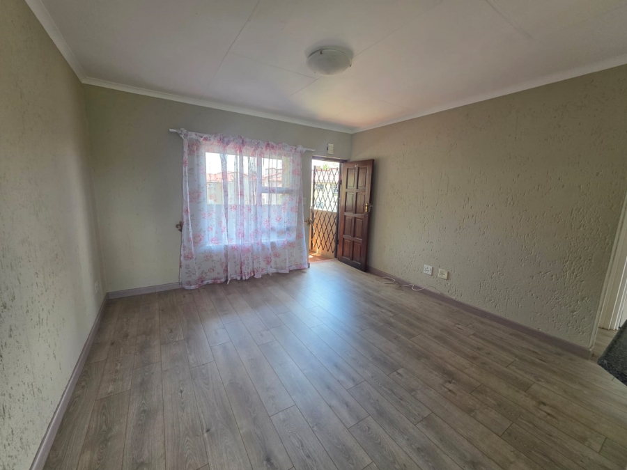 To Let 2 Bedroom Property for Rent in Vaalpark Free State